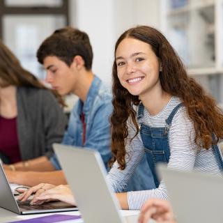 Uczniowie wyróżniający się w nauce i zachowaniu w roku szkolnym 2025/2026 z klas 4-8